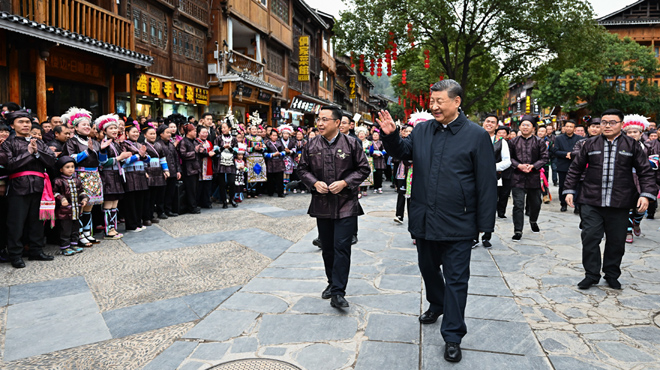 习近平在贵州考察时强调：坚持以高质量发展统揽全局 在中国式现代化进程中展现贵州新风采